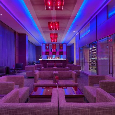 래디슨 블루 호텔, 그레이터 노이다 외부 사진 The bar at the 101 lounge