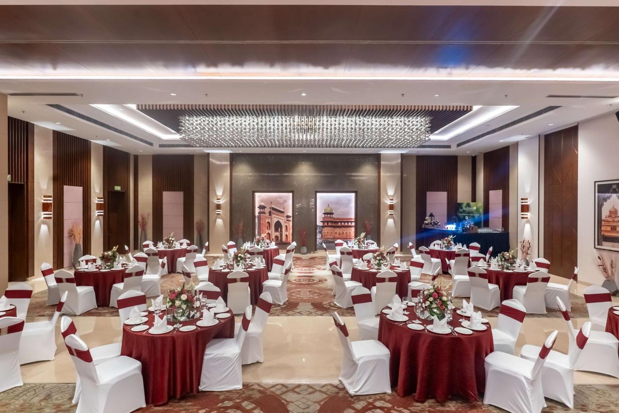 래디슨 블루 호텔, 그레이터 노이다 외부 사진 The Grand Ballroom