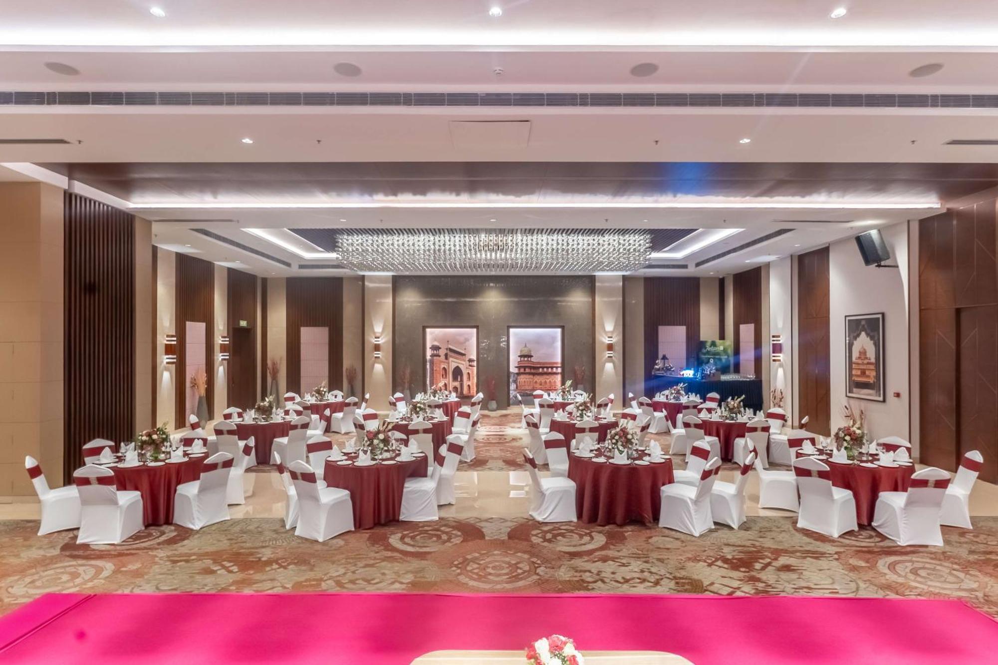 래디슨 블루 호텔, 그레이터 노이다 외부 사진 The Grand Ballroom