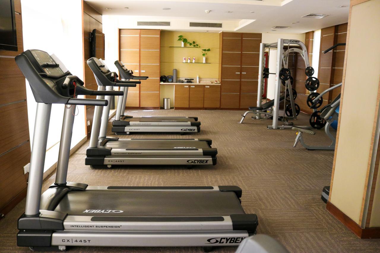 래디슨 블루 호텔, 그레이터 노이다 외부 사진 A gym at a hotel