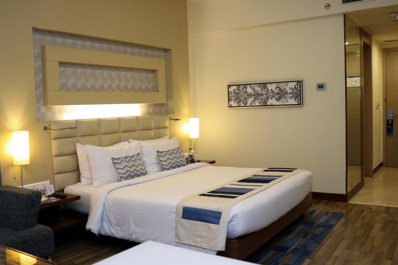 래디슨 블루 호텔, 그레이터 노이다 외부 사진 A room at the Taj Bengal