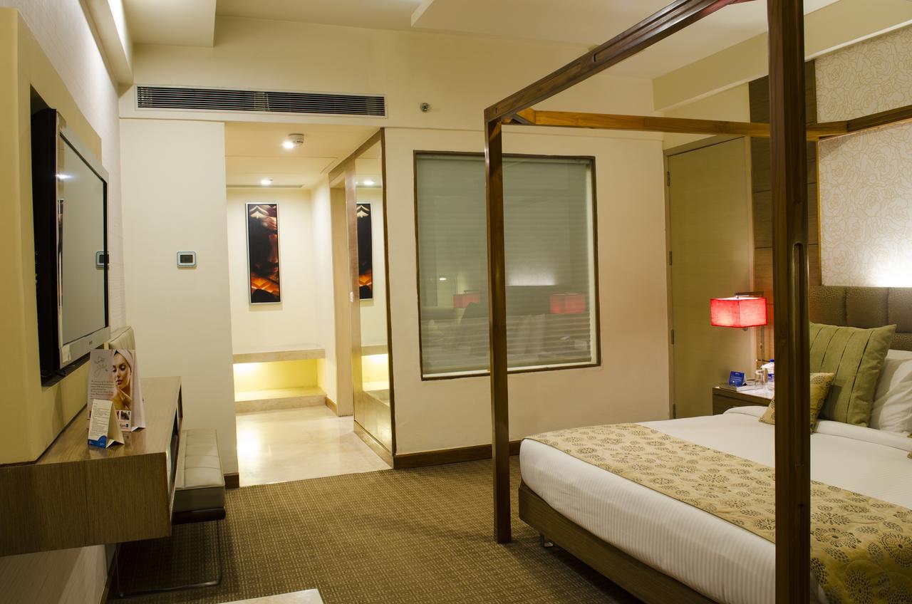 래디슨 블루 호텔, 그레이터 노이다 외부 사진 A room at the Taj Bengal